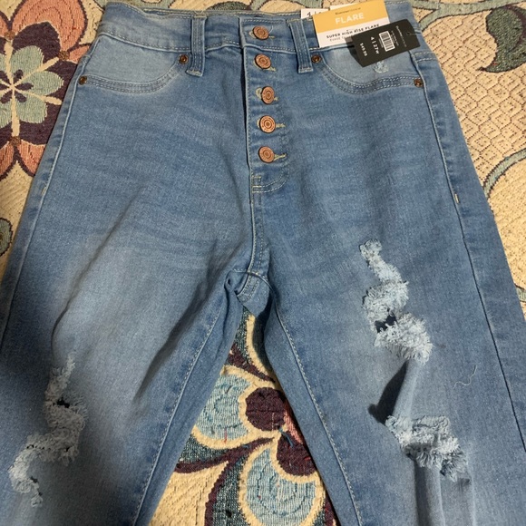 NWT flared jeans - Picture 2 of 8